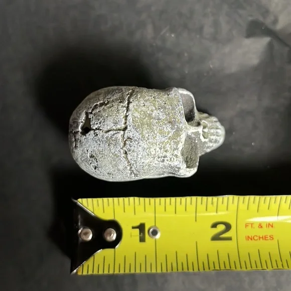 ✨ Host Pick! Mini Skulls for Aquarium or Halloween decoration (set of three)✨ - Picture 3 of 6